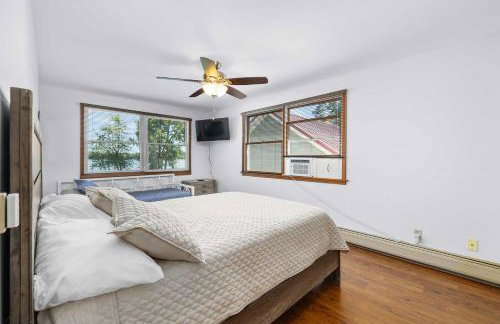 Lakefront Home on Pike Lake with Private Dock and Firepit - Foto 7