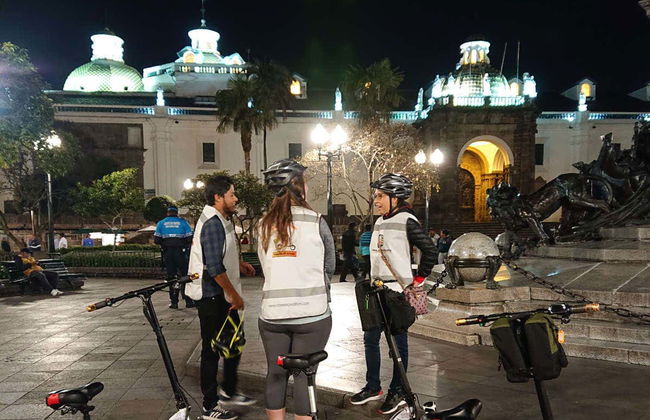 Balade de nuit en trottinette électrique dans Quito - Photo 3