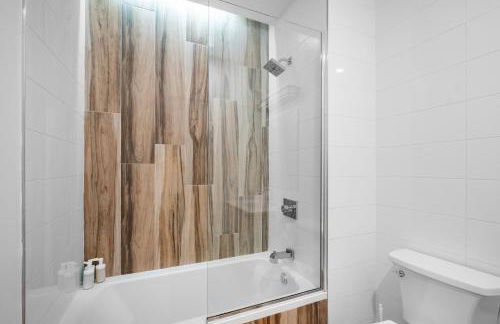 Stylish Studio - Pool, Gym & Balcony Bliss - Foto 17