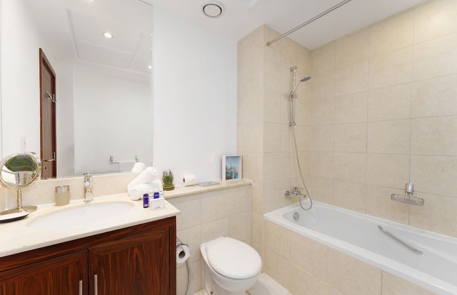 Maison Privee - Exclusive Apt w/ Direct Burj Khalifa Views - Photo 21