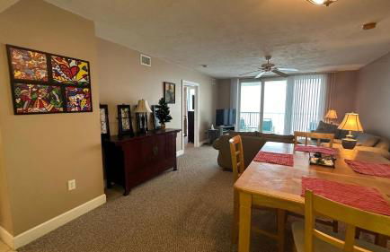 Oceanfront Large Condo in Charming Daytona Beach Shores - Photo 10