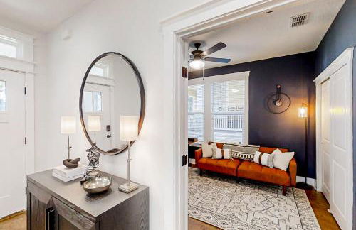 Brand new home with open layout, office, & great location - dog-friendly - Foto 9