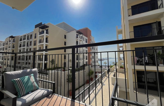 Stunning Beach View Apt. with Balcony Jumeirah La Mer - Photo 38