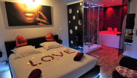 SPA privatif Love room, Le Hammam et Bulles, chez Nuits Chartraines - Foto 5
