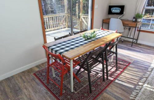 Dream Stratton Forest Cabin with Hot Tub and Fast WiFi - Foto 9