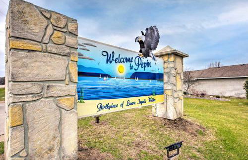 Walk to Lake Pepin Charming Retreat with Deck - Foto 27