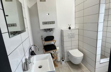 Stilvolle Wohnung mit Terasse und Garten - Foto 6