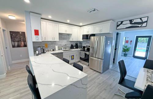 The LuxeLanding MIA- Swimming pool, Oasis Lounge, Mini Golf, BBQ and Hibachi Grill , and Outdoor Games - Photo 18