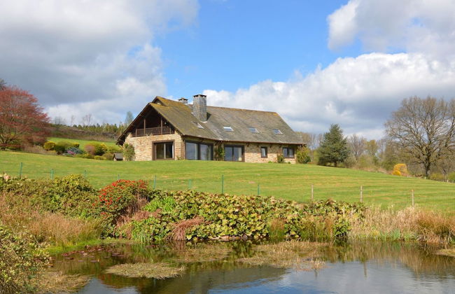 Hillside Retreat With Pond - Photo 36