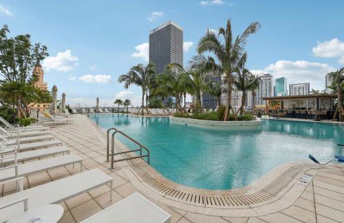 Stunning Lux 2 Bed 2 Bath with Panoramic View from Balcony - Foto 51