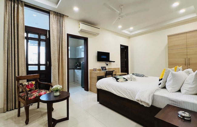 Olive Service Apartment-Golf Course Road - Photo 1