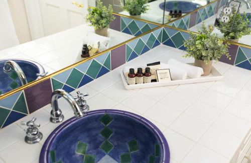 Cascadia Family Mansion, Hot Tub, Game Room, Gym! - Foto 34