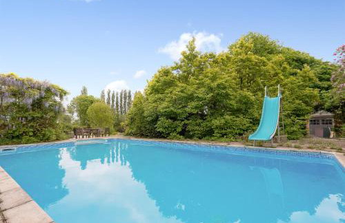 Coach House - Photo 15