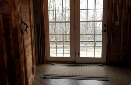 Rustic Octagon-Shaped Cabin for a Glamping Getaway near Huntington, West Virginia - Foto 19