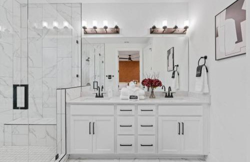 Combined Luxurious Home - Up to 18 Guests - Foto 9