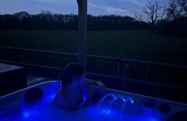 Luxury Boutique retreat, hot tub, dog friendly - Foto 68