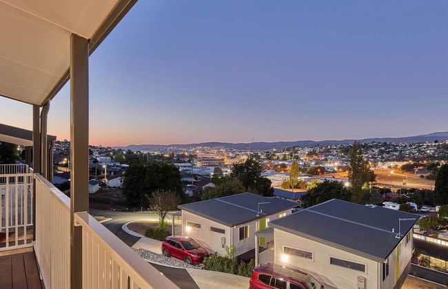 Luxury Elevated Three Bedroom Villa - Photo 14