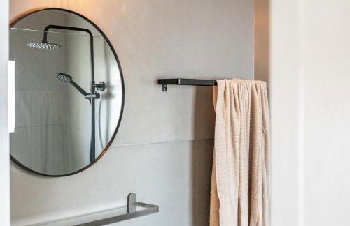 Cozy Old Town Apartment with Sunny Terrace - Photo 13