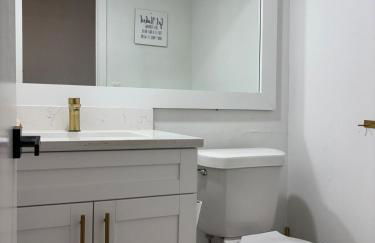 Bright 2BR Poolside Retreat Downtown Fort Myers - Foto 18