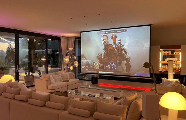 Villa With Multiple Outdoor Terrace - Foto 19