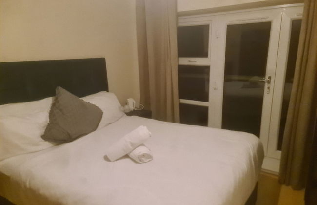 Remarkable 1-bed Apartment in Romford - Photo 1