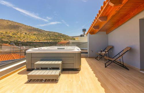 Villa Bianca with Jacuzzi - Photo 2