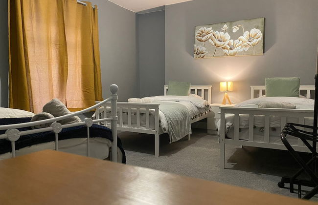 2 Bed Flat - Sleeps 6 - Pets - Parking - Wifi - Foto 4