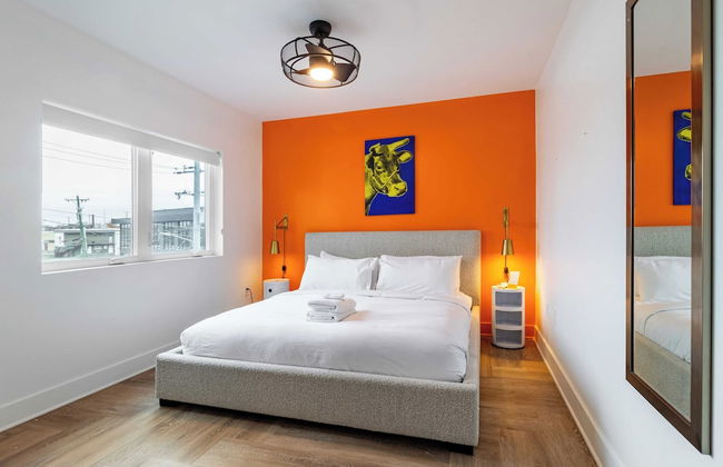 Dual Bachelor Pads w/ Rooftop Lounge & Games Sleeps 26 5 Min to Broadway - Foto 31