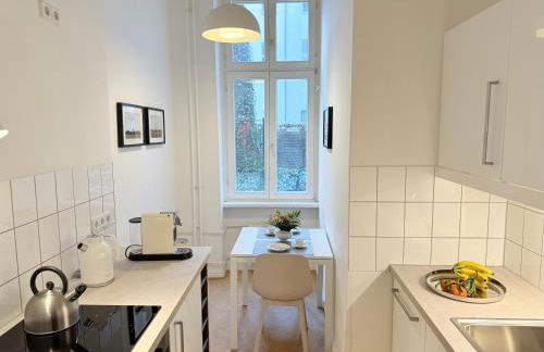 Nollendorf Apartments - 1 separate bedroom and 1 living room with sofa bed in Motzstraße - Foto 62