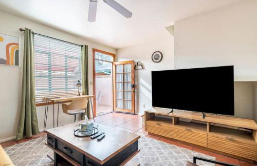 Vibrant 2BR DT Living, Stylish & Serene Stay - Foto 9