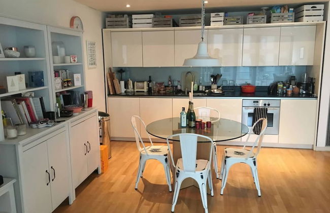 Modern 3 Bedroom Apartment in Paddington - Photo 6