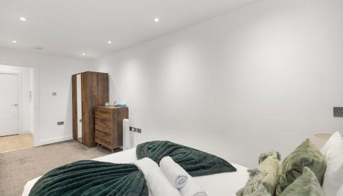 Spacious Luxury Apartment King Bed - Central Location - Foto 4, wardrobe