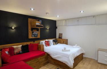 The Stables at Wits End, Hartford - Photo 11