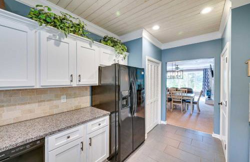 Lake Keowee Condo with Balcony and Resort Amenities! - Foto 12