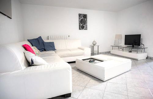 Bas de villa, Haute-Corse, vue montagne, 5min des plages - Foto 3