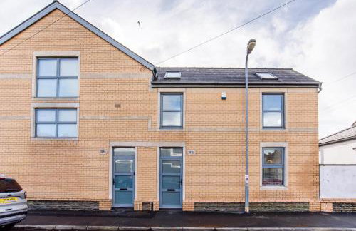 City Retreat, 2 Bed House with Cloudstream Hot Tub - Foto 42