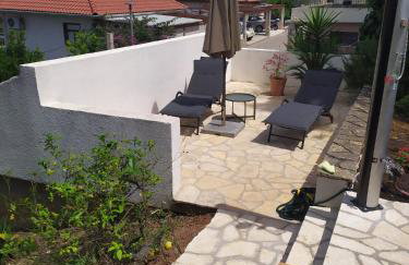 Cozy Jelsa apartment in the shade of the pines. - Foto 23