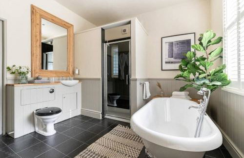 The Gatehouse at Samlesbury Hall - Foto 25