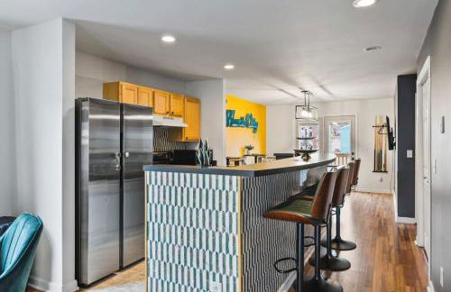 Pool Table WALK to Downtown Bars and Farmers Market - Foto 4