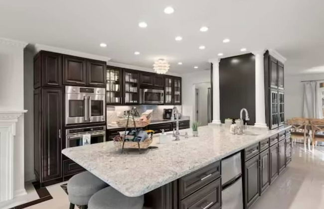 Experience The Ultimate in Luxury Living - Foto 13