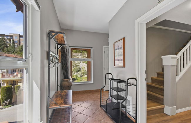 Borgata Lodge - Photo 2