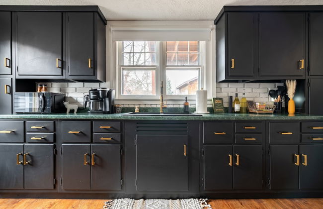 Prime Location Top Rated Clean Parking Free - Foto 3