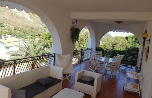 Villa del Golfo Urio with swimming pool shared by the two apartments it is essential to have a car - Foto 44