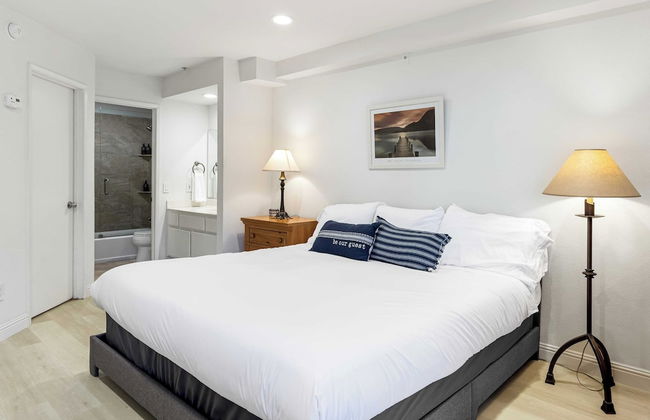 Walk to Beach Pool, Hot Tub, Private Patio, Parking Seabreeze Retreat - Foto 18