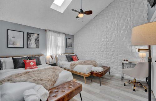 Pocono Blue with Paddleboards, Spa, Indoor Jacuzzi, GameRoom, Lake, EV - Foto 23