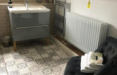 Lovely 2 Bed Victorian Cottage, Denford NN14 - Photo 20