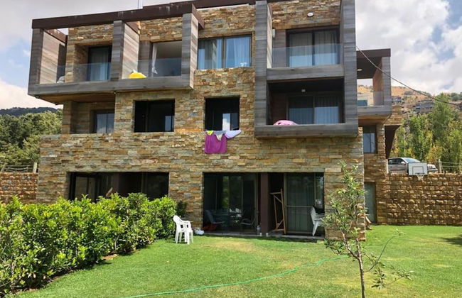 Immaculate 2-bed Villa in Faqra - Foto 1