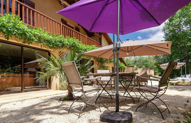 Spacious Farmhouse With Private Heated Pool in a Rustic Garden - Foto 52