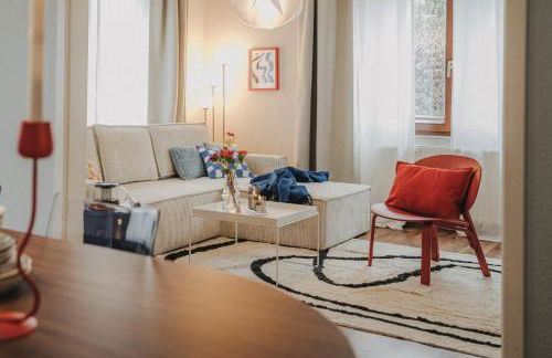 JOBOSTAYS - LINDEN Family Apartment Oldenburg - sehr geräumig 110m2 - Terrasse mit Gartenblick - voll ausgestattete Küche - 2 Bäder - Babybett - 10 Min zu Fuß zum Bahnhof - kostenloses WLAN - Parkplatz - kontaktfreier Check-In - Photo 4