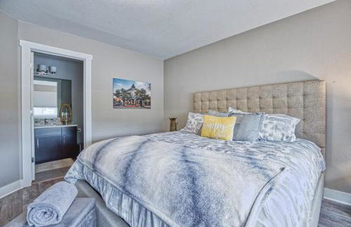 Modern Townhome near Old Town, Breweries, & River! - Foto 17